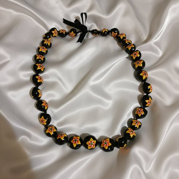 Black Kukui Nut Hawaiian Luau Lei Yellow Gold Flower Necklace NWOT - Picture 3 of 8
